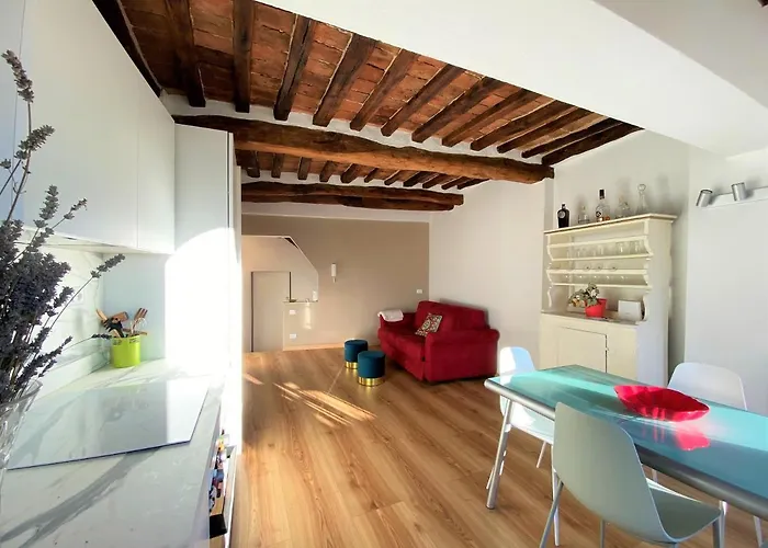 Διαμέρισμα Casa Ilaria - Luminoso Con Vista Nel Centro Storico