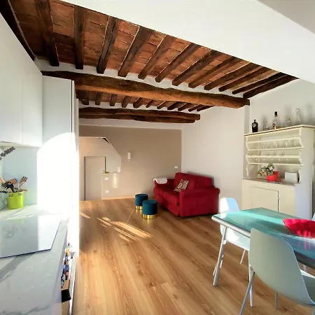 アパート Casa Ilaria - Luminoso Con Vista Nel Centro Storico